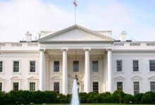 Front view of the White House with fountain in foreground